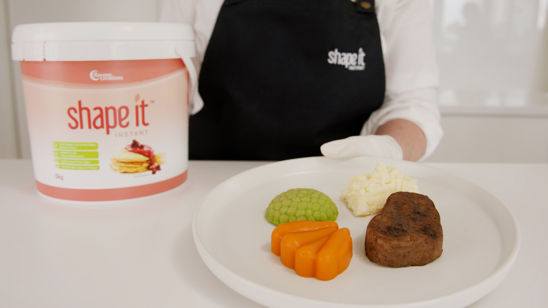 Shape It 3kg Pail with Steak, Carrots, Peas and Potato